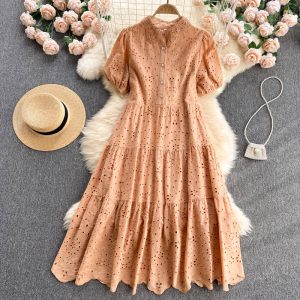 Сукня з бавовни ярусами з мереживним комірцем бежева