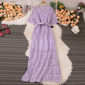 Сукня бузкова з мережива прямого крою