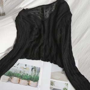 Тонкий светр чорного кольору