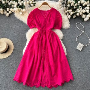 Сукня з бавовни в вибитий візерунок з гудзиками попереду