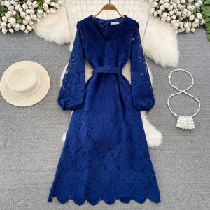 Сукня з в'язаного мережива синього кольору