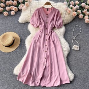 Сукня-сорочка з коротким пишним рукавом рожевого кольору