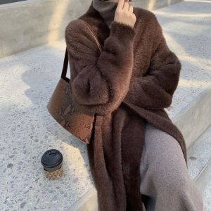 Кардиган з альпаки коричневого кольору без застібки