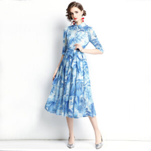 Сукня з шифону в ніжний біло-блакитний принт