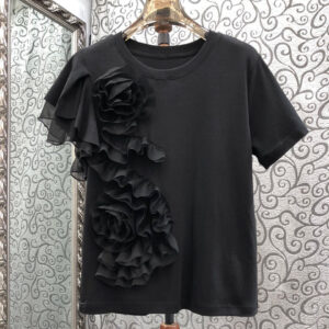 Футболка чорного кольору асиметрична